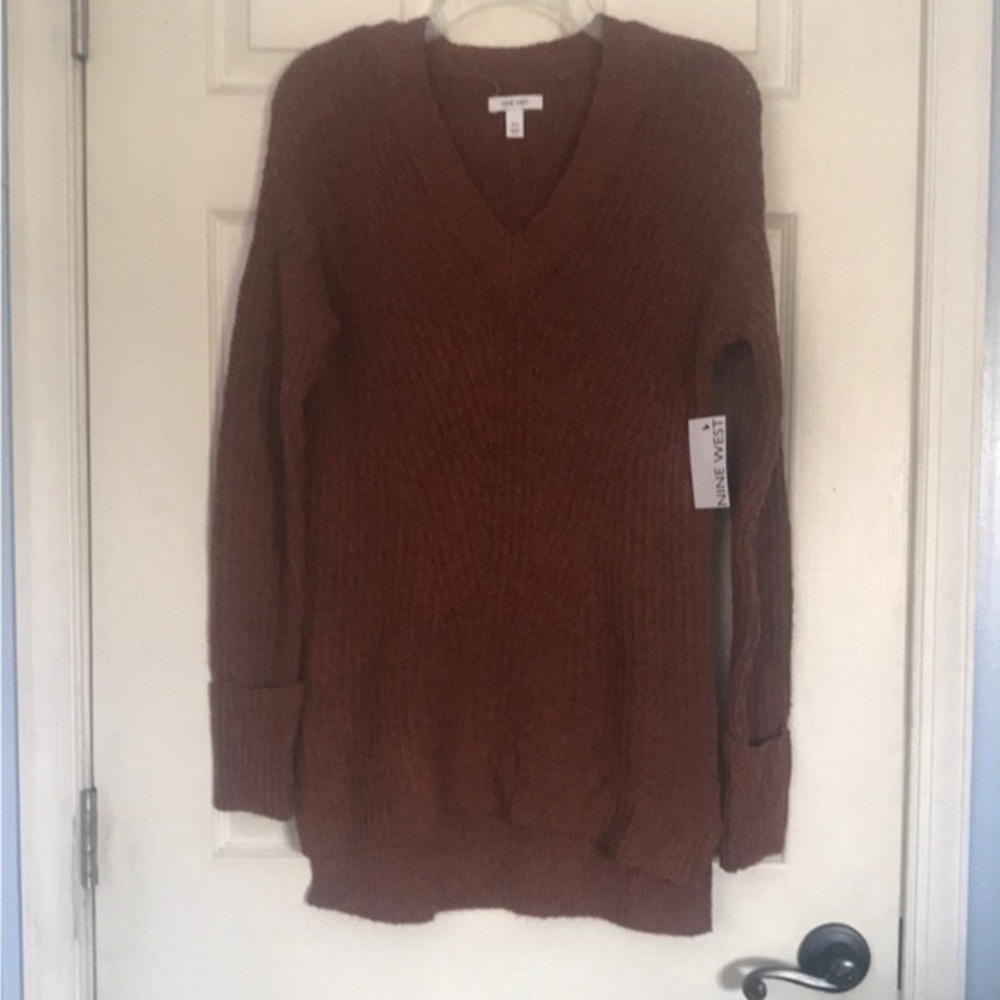 NWT - Nine West Women’s Stitch Front V-Neck Sweater (Baked Nutmeg / XS)